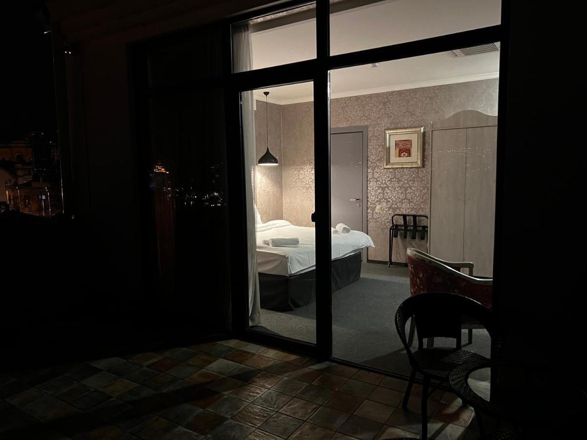 Hotel Day Inn 第比利斯 外观 照片