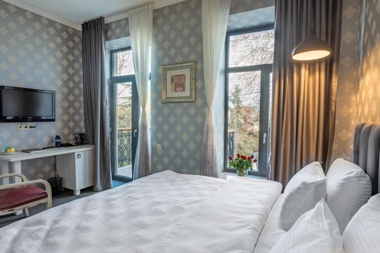 Hotel Day Inn 第比利斯 外观 照片